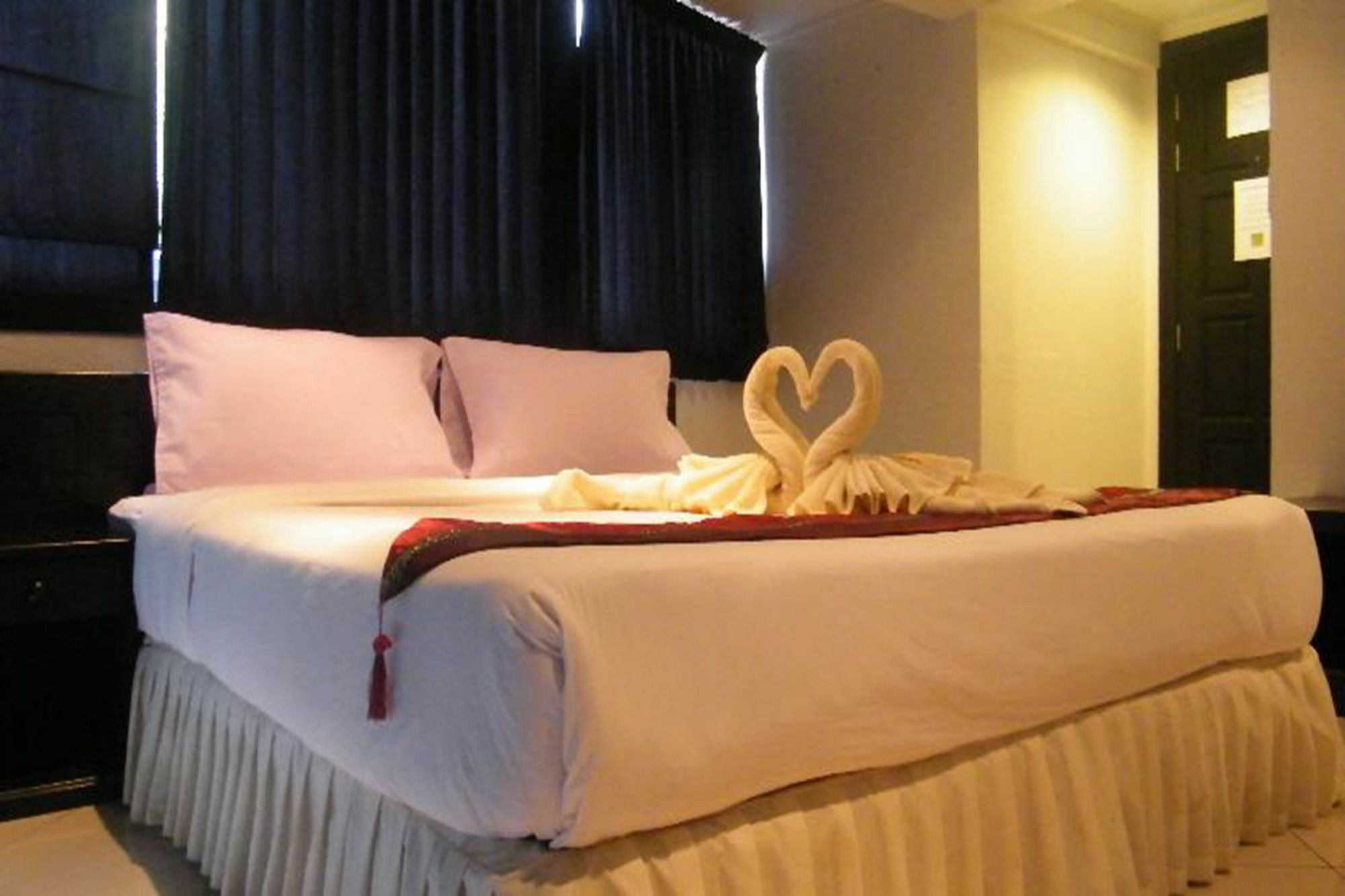 Oyo 835 Koh Chang Luxury Hotel Екстер'єр фото