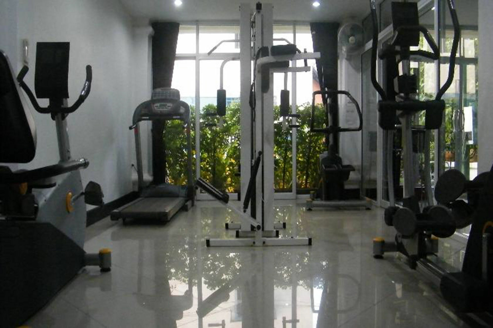 Oyo 835 Koh Chang Luxury Hotel Екстер'єр фото